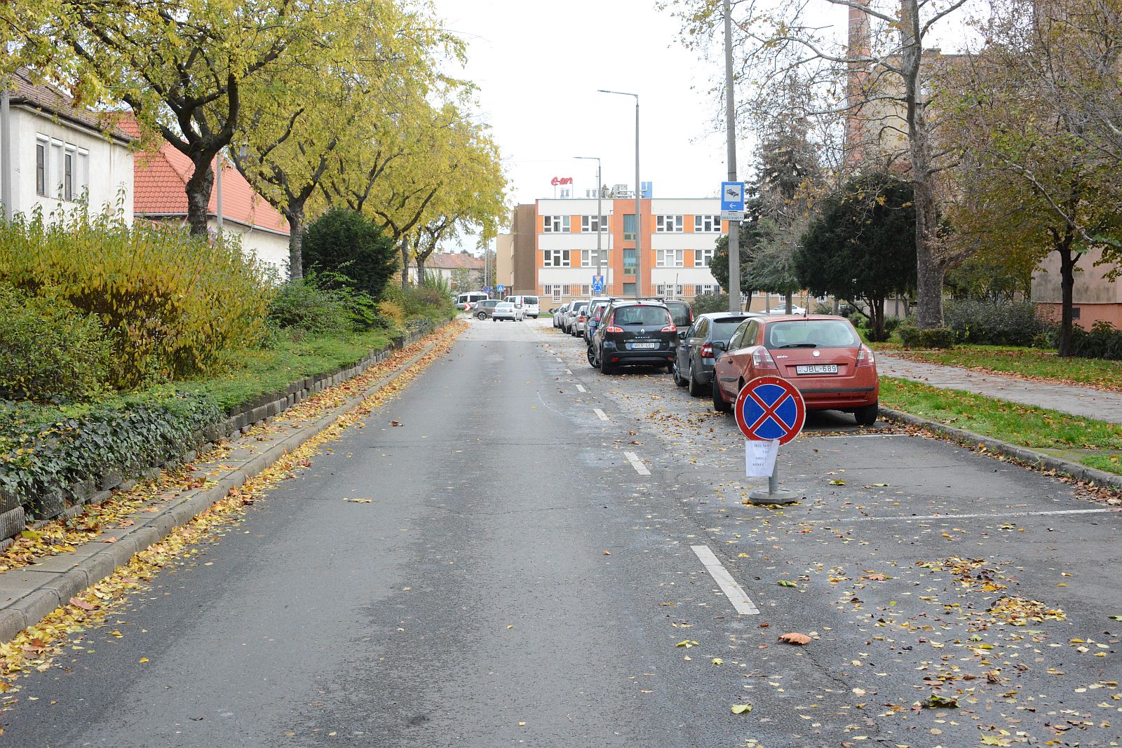 Megkezdődik az irányhelyes kerékpársávok építése a Rákóczi utcában